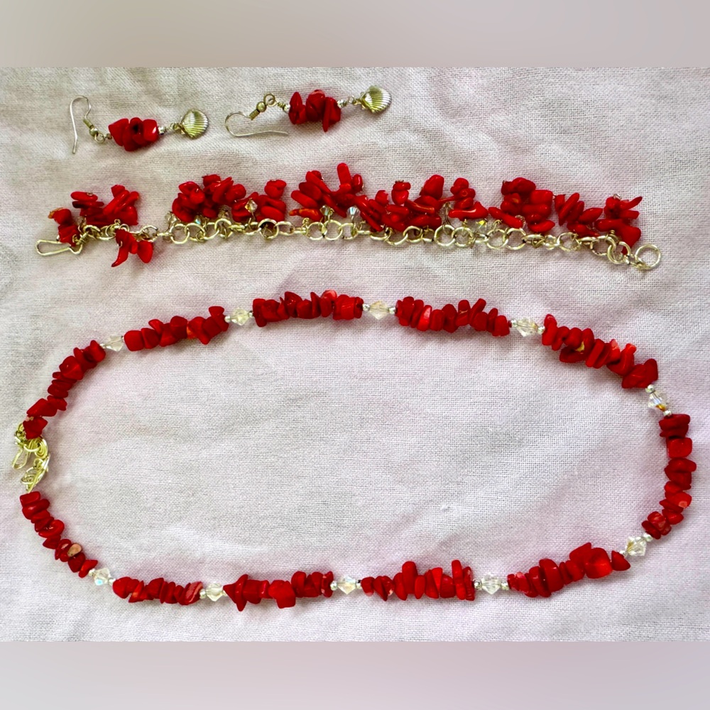 Coral, crystal and silver tone jewellry set